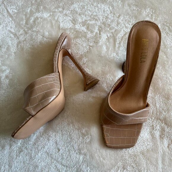 Women's Tan and Cream Sandals - Picture 2 of 3